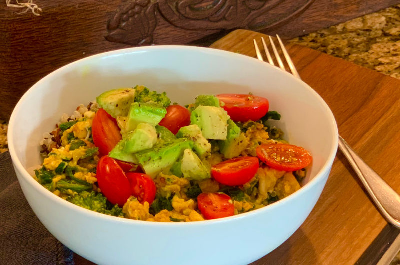 Quinoa Veggie and Eggs Breakfast Bowl